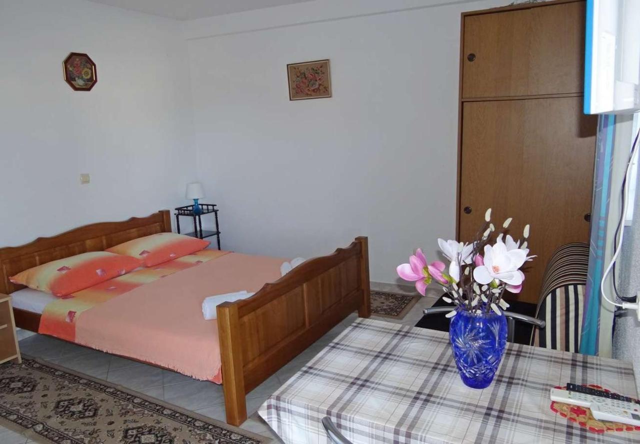 Apartments Tomislav - 120 M From Beach Donji Okrug  Exteriér fotografie